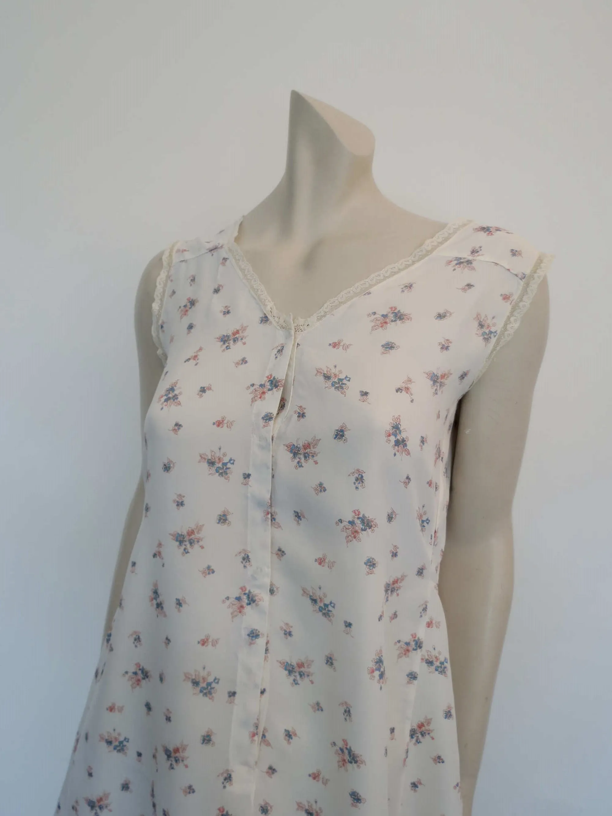 1940s Floral Maternity, Nursing, Nightgown - Bust 86 cm