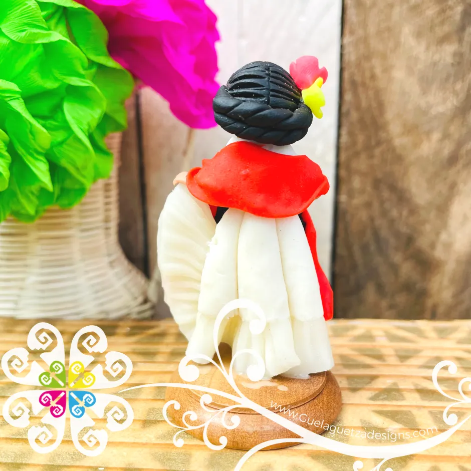30- Veracruz Little Doll Figurine - Fondant Doll