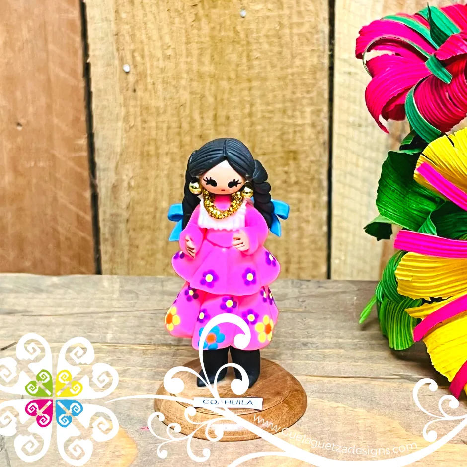 5- Coahuila Little Doll Figurine - Fondant Doll