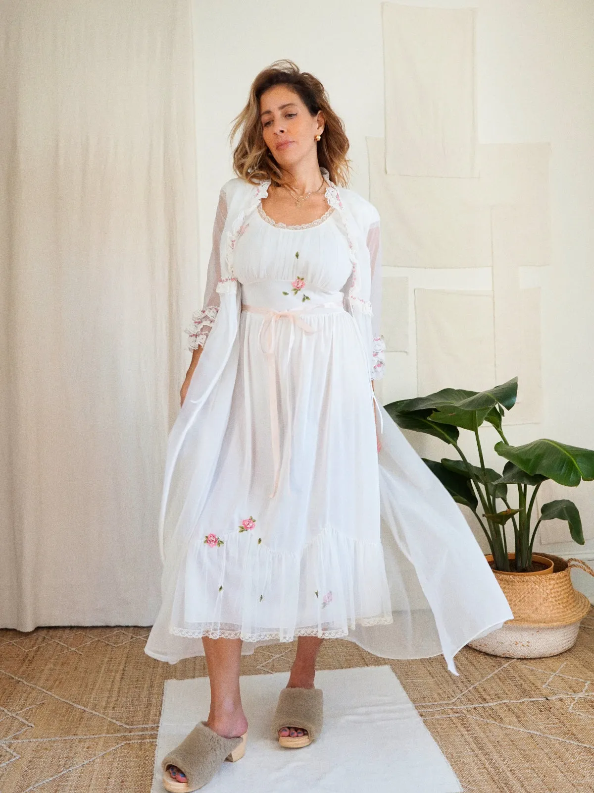 50's Laros White Pink Floral Peignoir Set