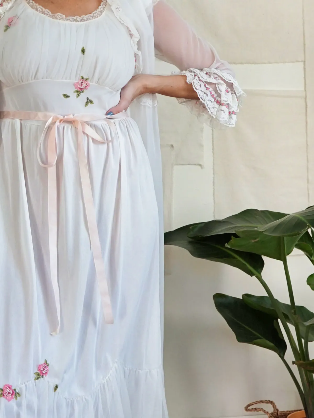 50's Laros White Pink Floral Peignoir Set