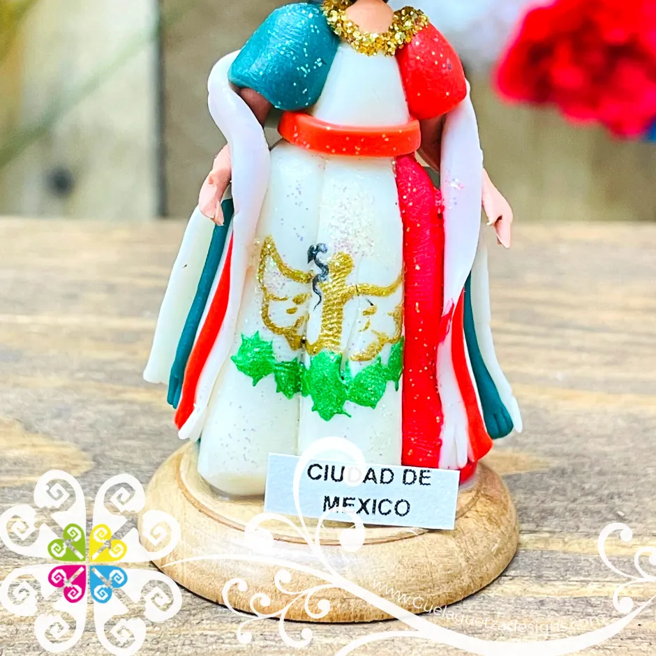 9- Ciudad de Mexico Little Doll Figurine - Fondant Doll