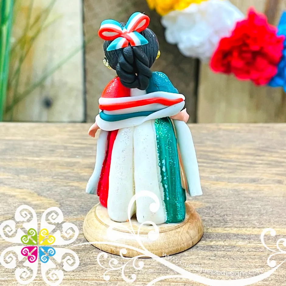 9- Ciudad de Mexico Little Doll Figurine - Fondant Doll