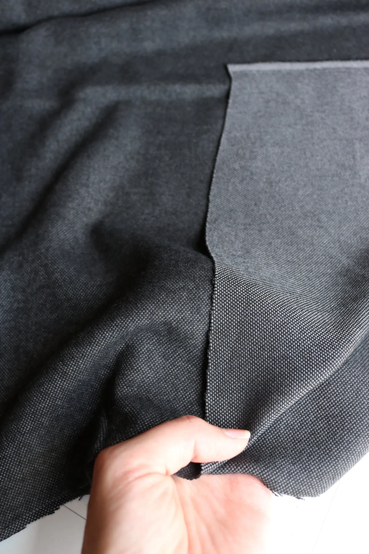 Black | Seawool Tweed Flannel | Robert Kaufman