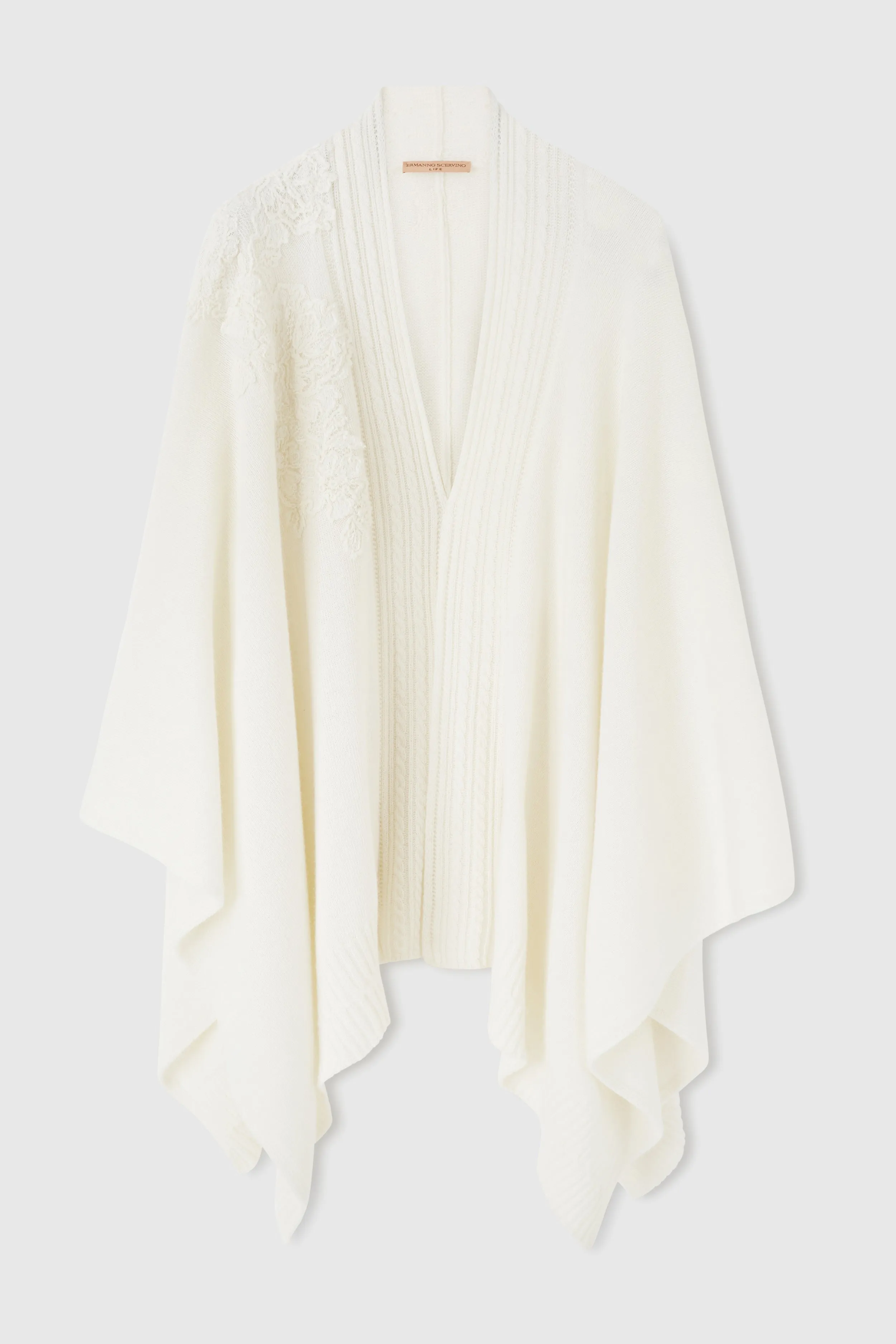 Cape with lace