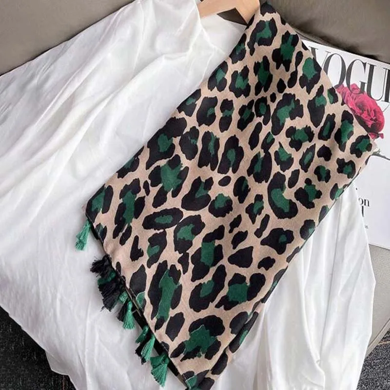 Casual Leopard Print Scarf