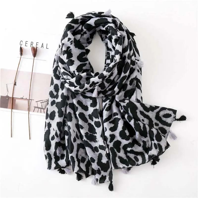 Casual Leopard Print Scarf