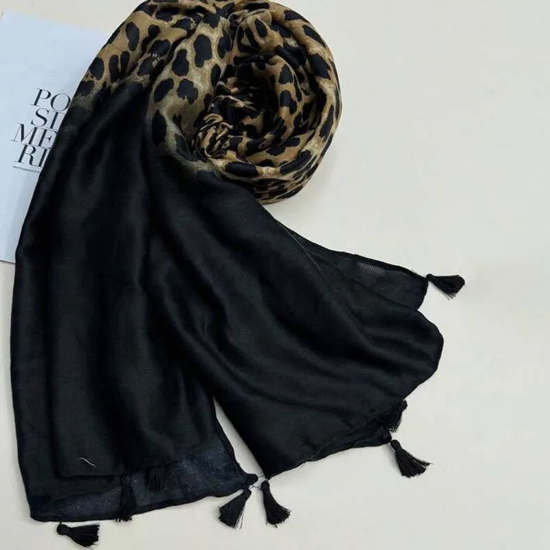 Casual Leopard Print Scarf