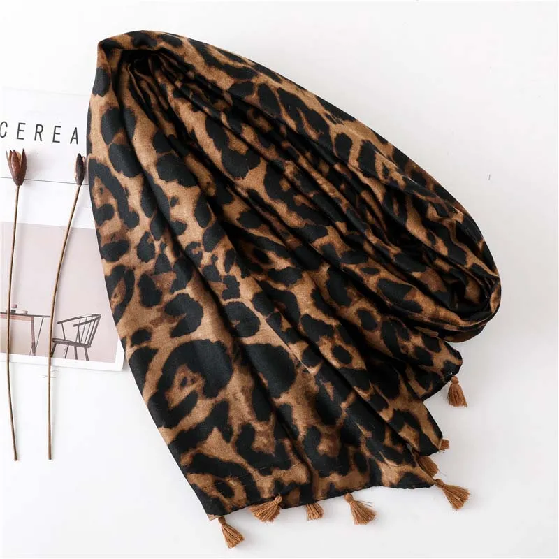 Casual Leopard Print Scarf