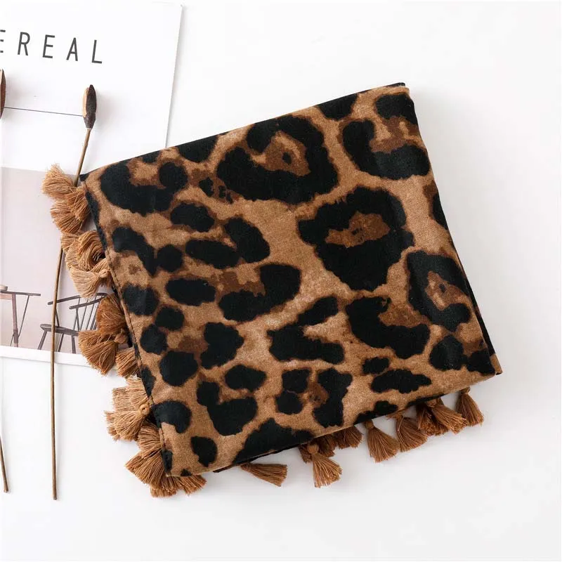 Casual Leopard Print Scarf