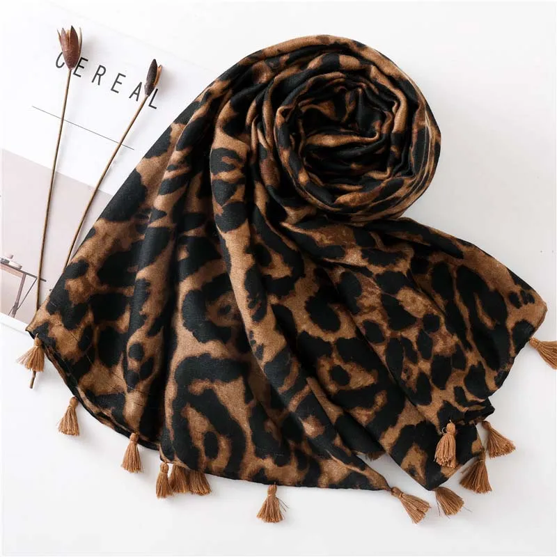 Casual Leopard Print Scarf