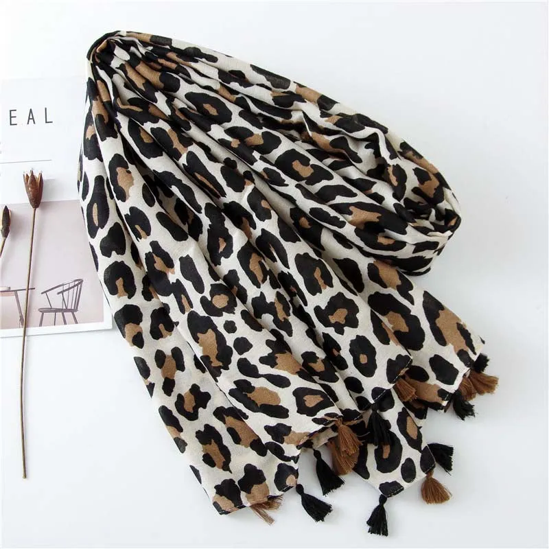Casual Leopard Print Scarf