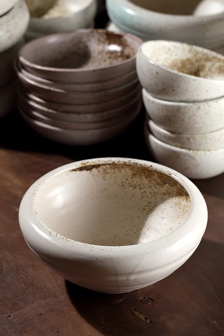 Ceramic round salad bowl