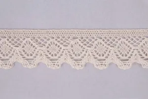 Cotton Lace Trim: Natural: 45mm wide. Price per metre.
