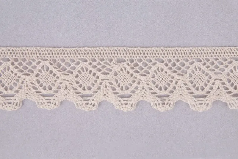 Cotton Lace Trim: Natural: 45mm wide. Price per metre.
