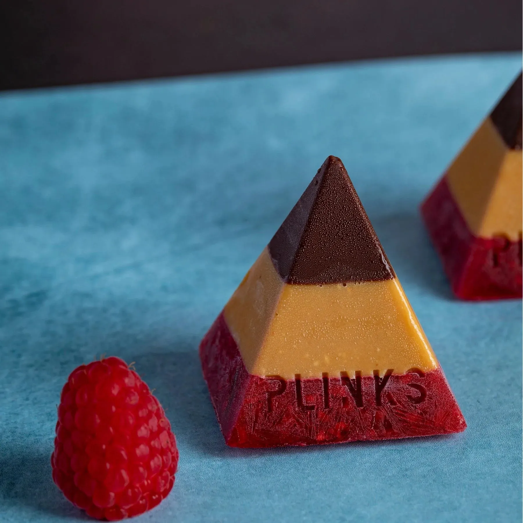 DRINKSPLINKS ICE CUBE ADVENTUROUS PYRAMID SHAPE