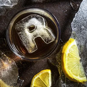 DRINKSPLINKS ICE CUBE LETTER R