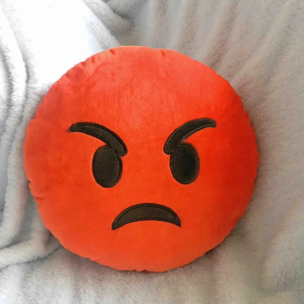 Emoji Decorative Throw Pillow Stuffed Smiley Cushion Home Decor For Sofa Couch Chair Toy Emotional Smile Face Doll 1PCS/Lot