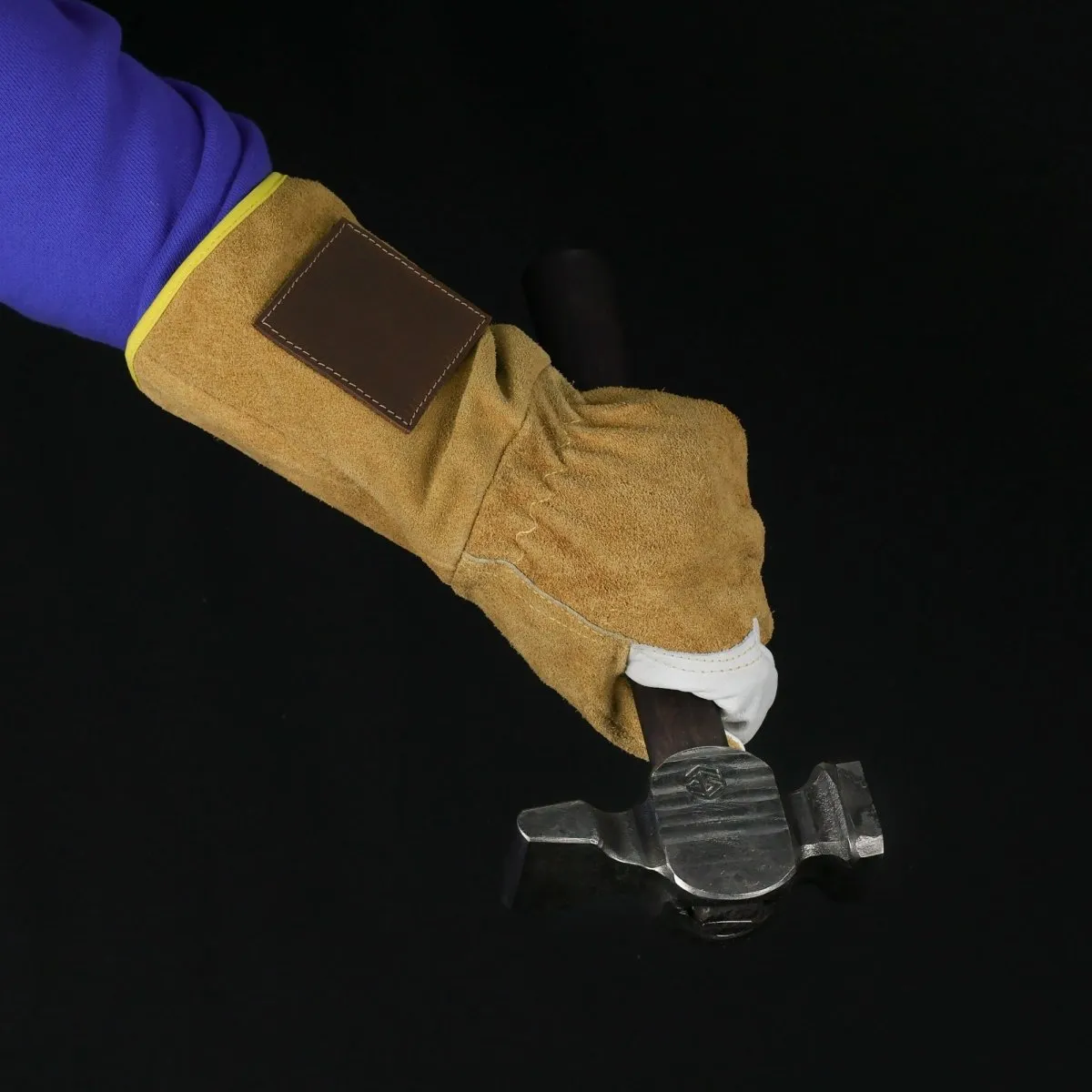 Fire resistant leather gloves for artisans - Blacksmith and welding gloves