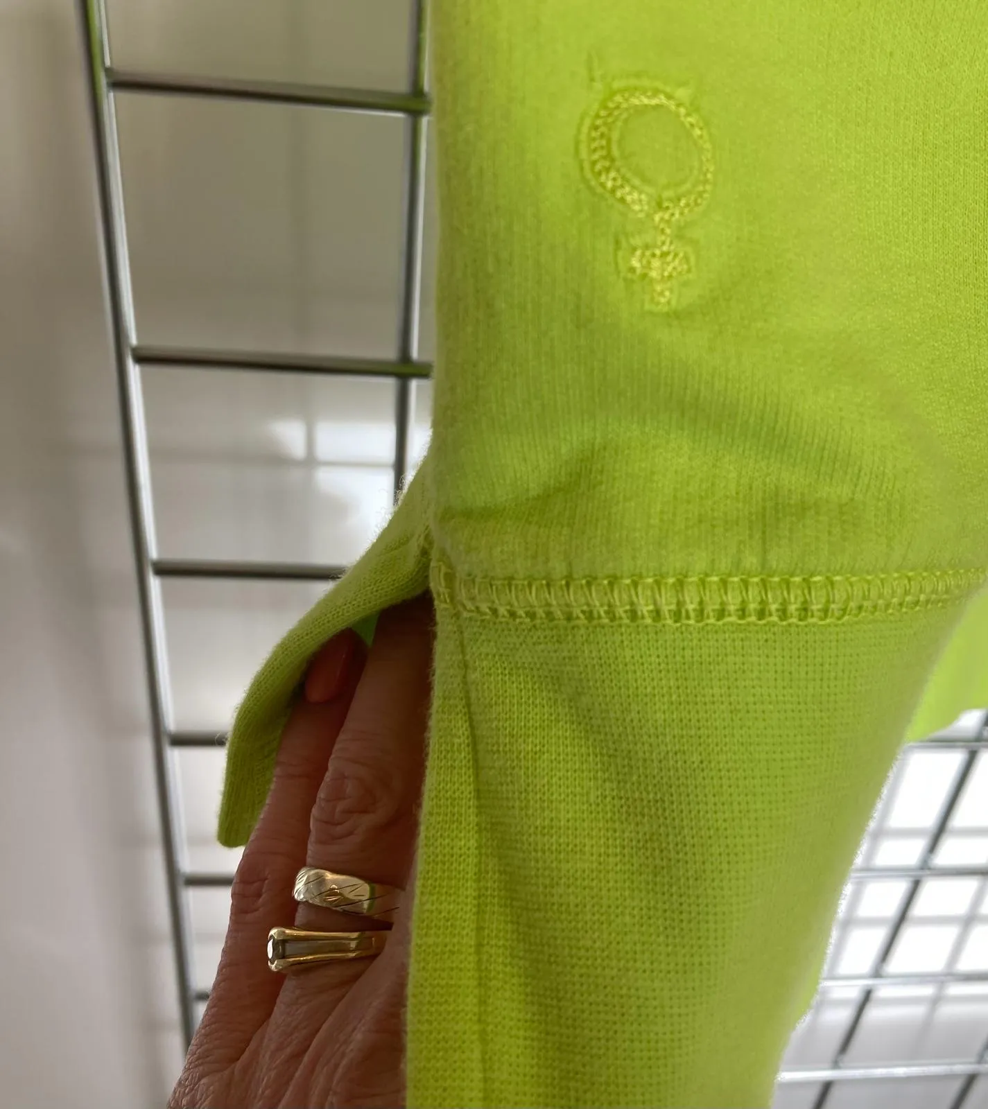Funky Staff Peace sweat top