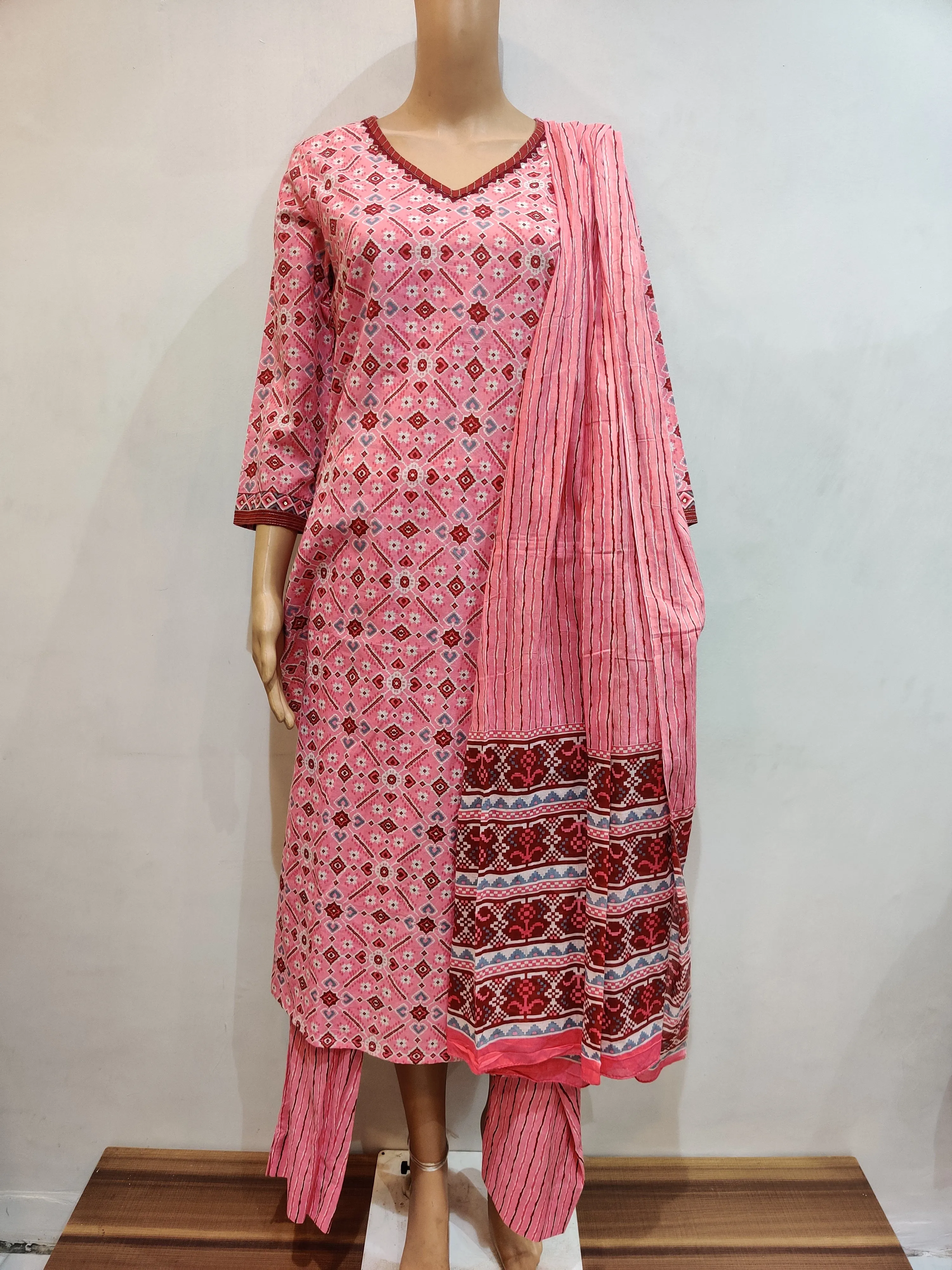 Gladiolus kurta pant dupatta set