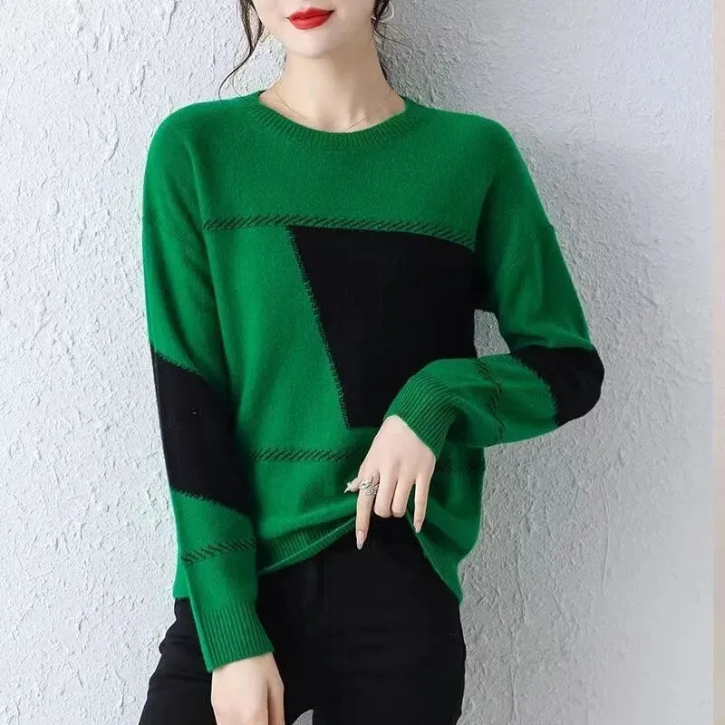 Korean Fashion O-Collar Neck Pullover Autumn Winter Knitting Sweater with Color Blocking, Plush & Thickened for an All-Match Bottoming Shirt Look