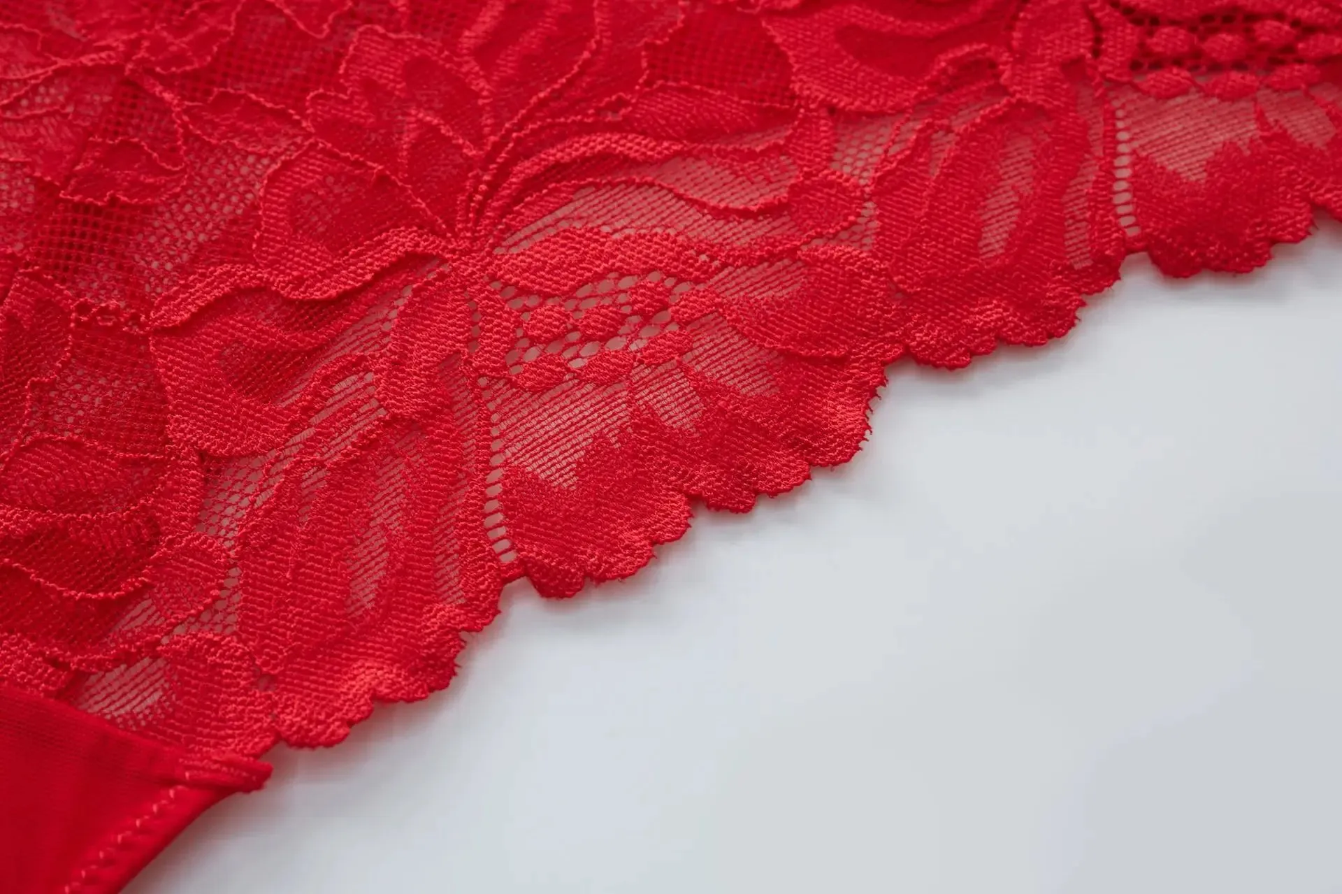Logirlve Lace Lingerie Set – Seductive Elegance for Valentine’s Day!