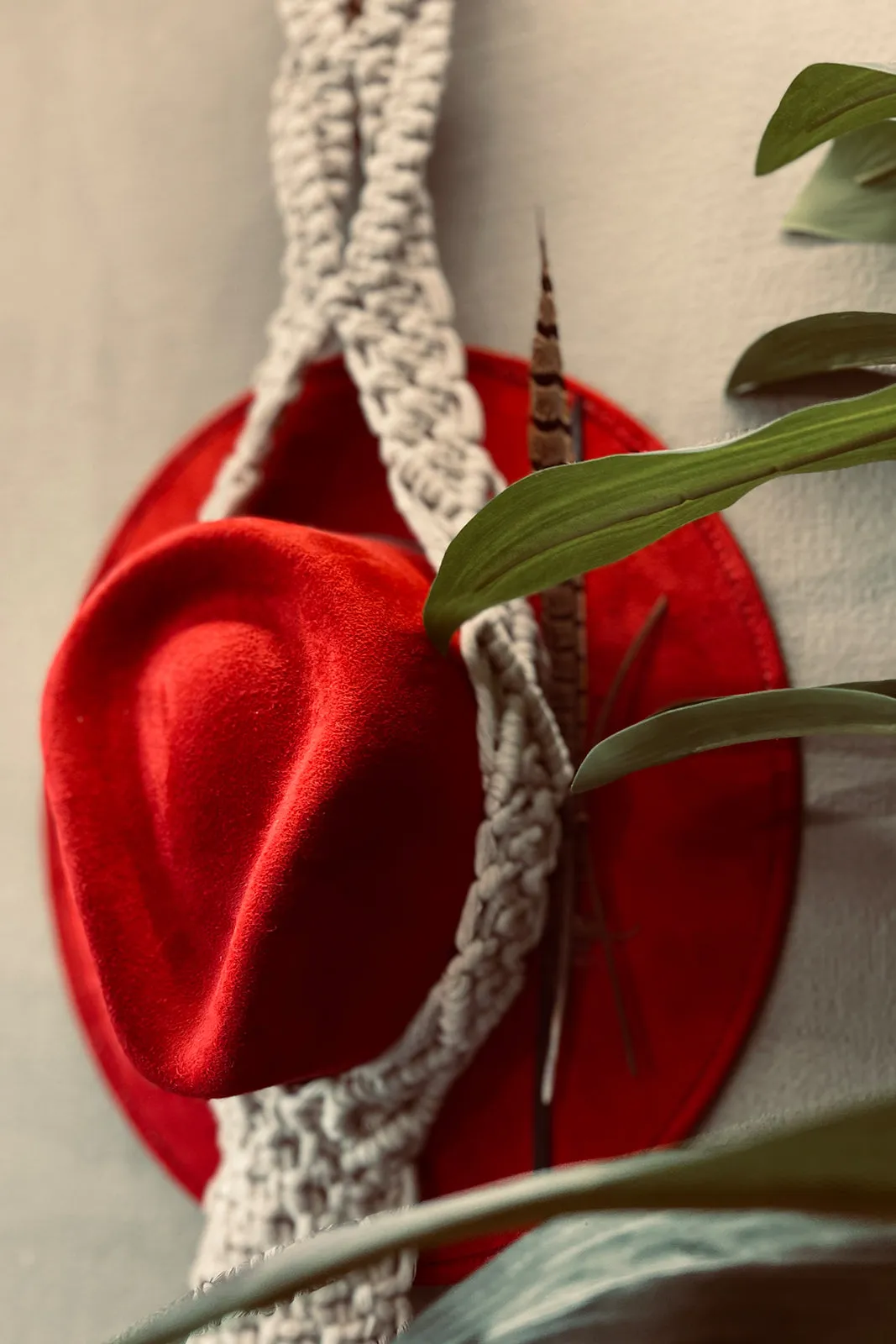 Macrame hat holder beige