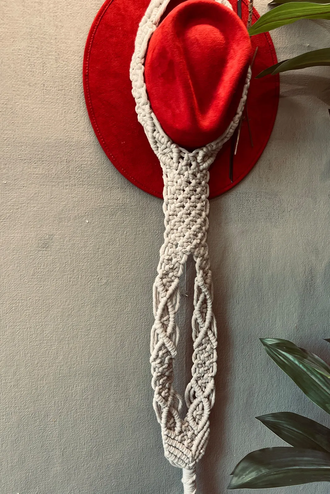 Macrame hat holder beige