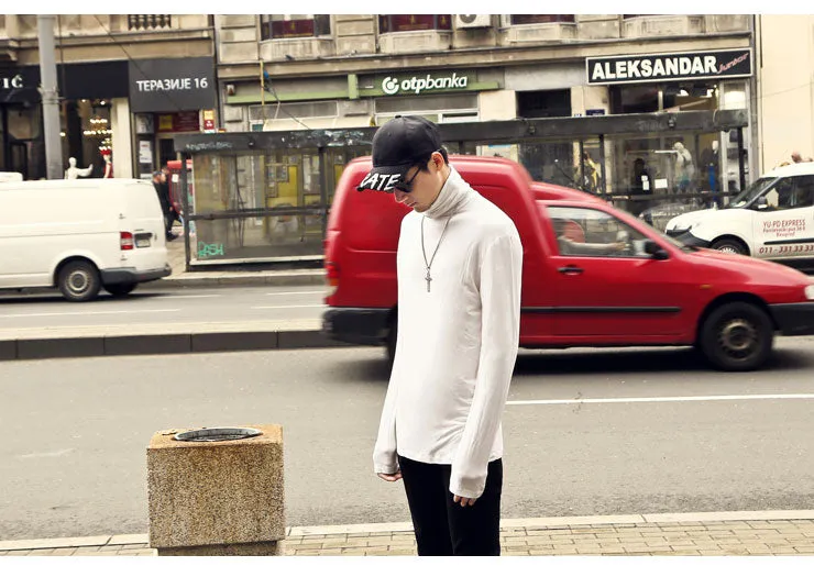 Men's Long Sleeved Turtleneck T-Shirt