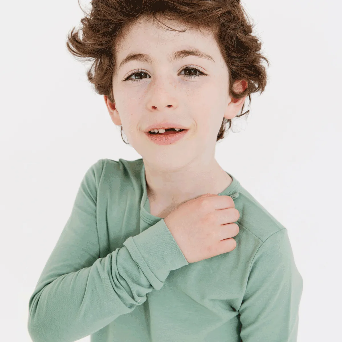 mountain green cloudstretch™ magnetic kids pajama set