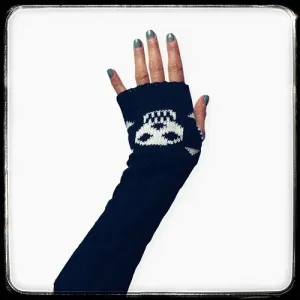 NEW 1 Pair Arm Warmers Fingerless Thumb Hole Halloween Skull Pattern Stretchy Soft Keep Warm Unisex Gloves for Typing