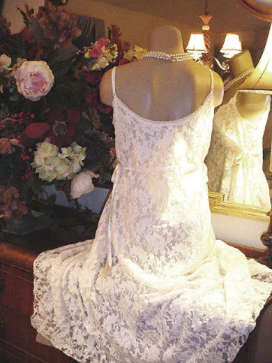 *NEW WITH TAG FROM NEIMAN MARCUS - EXQUISITE & RARE CLAIRE PETTIBONE BRIDAL TROUSSSEAU LACE NIGHTGOWN