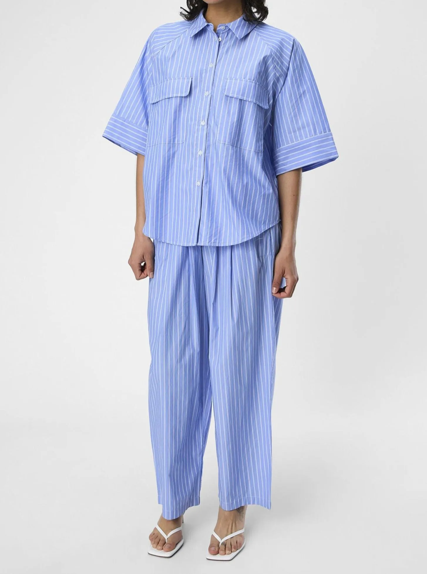 OBJPOPLINA 2/4 SHIRT 132 | BRUNNERA BLUE WHITE