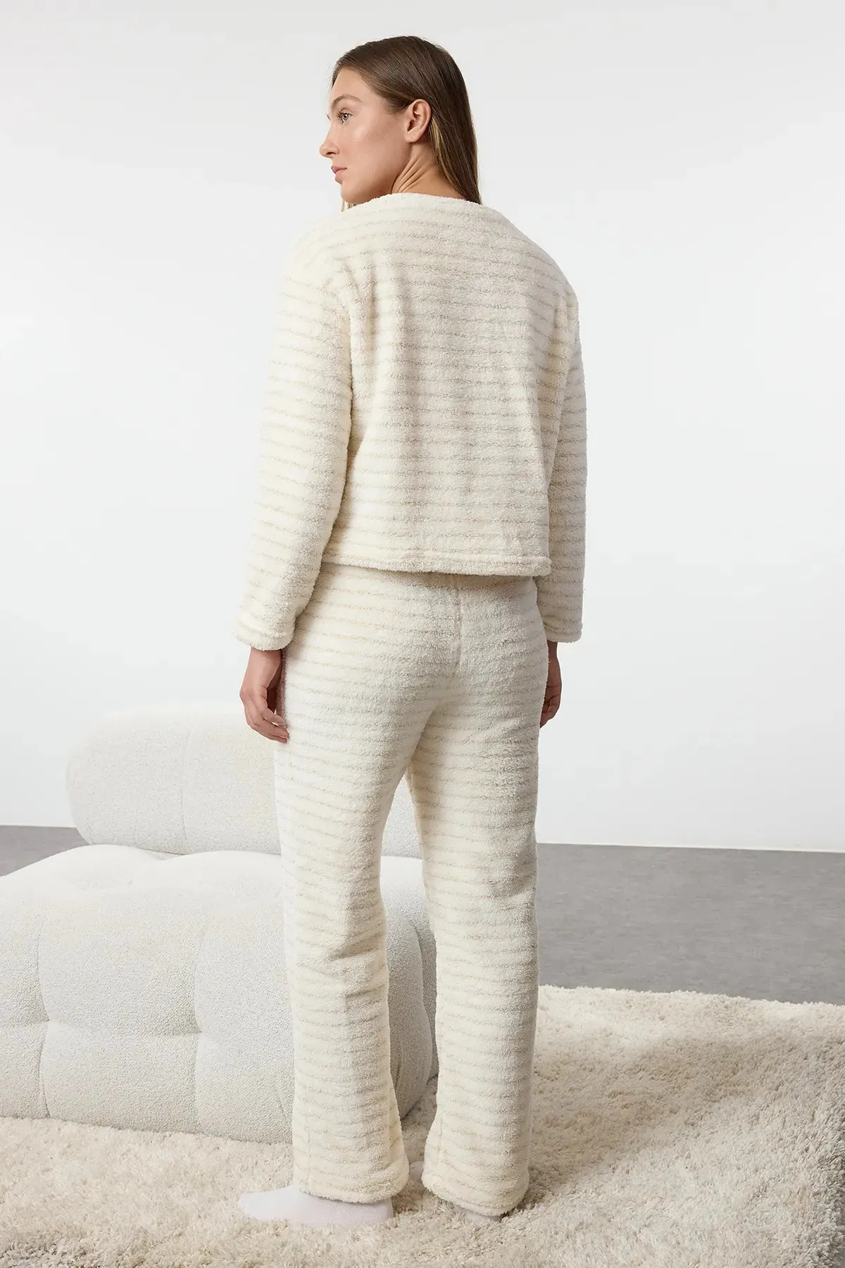 Offhite Striped Lurex Yarn Detailed Wellsoft Winter Knitted Pajama Set