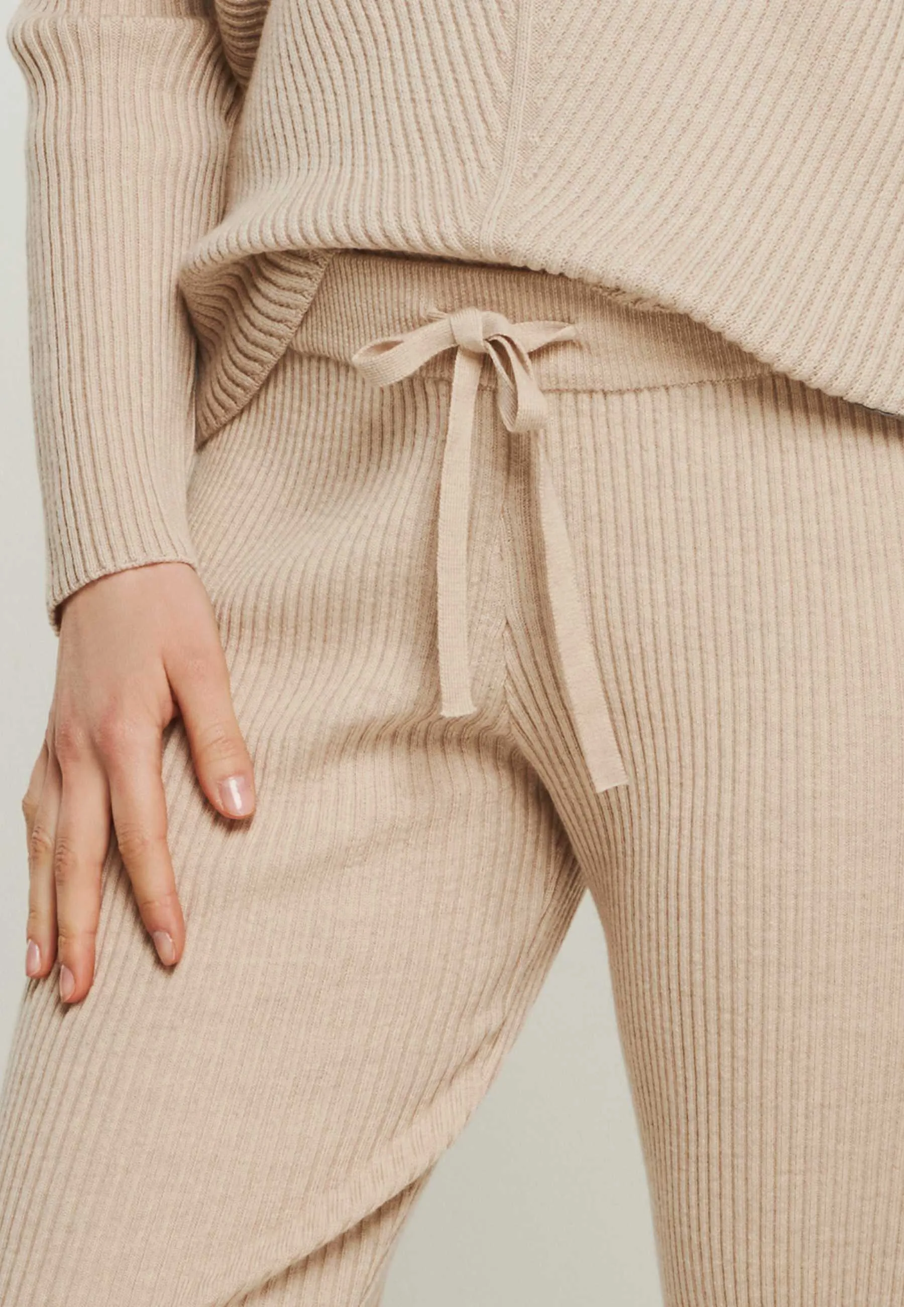 PANTS BLOSSOM - Breit gerippte Merino Strickhose
