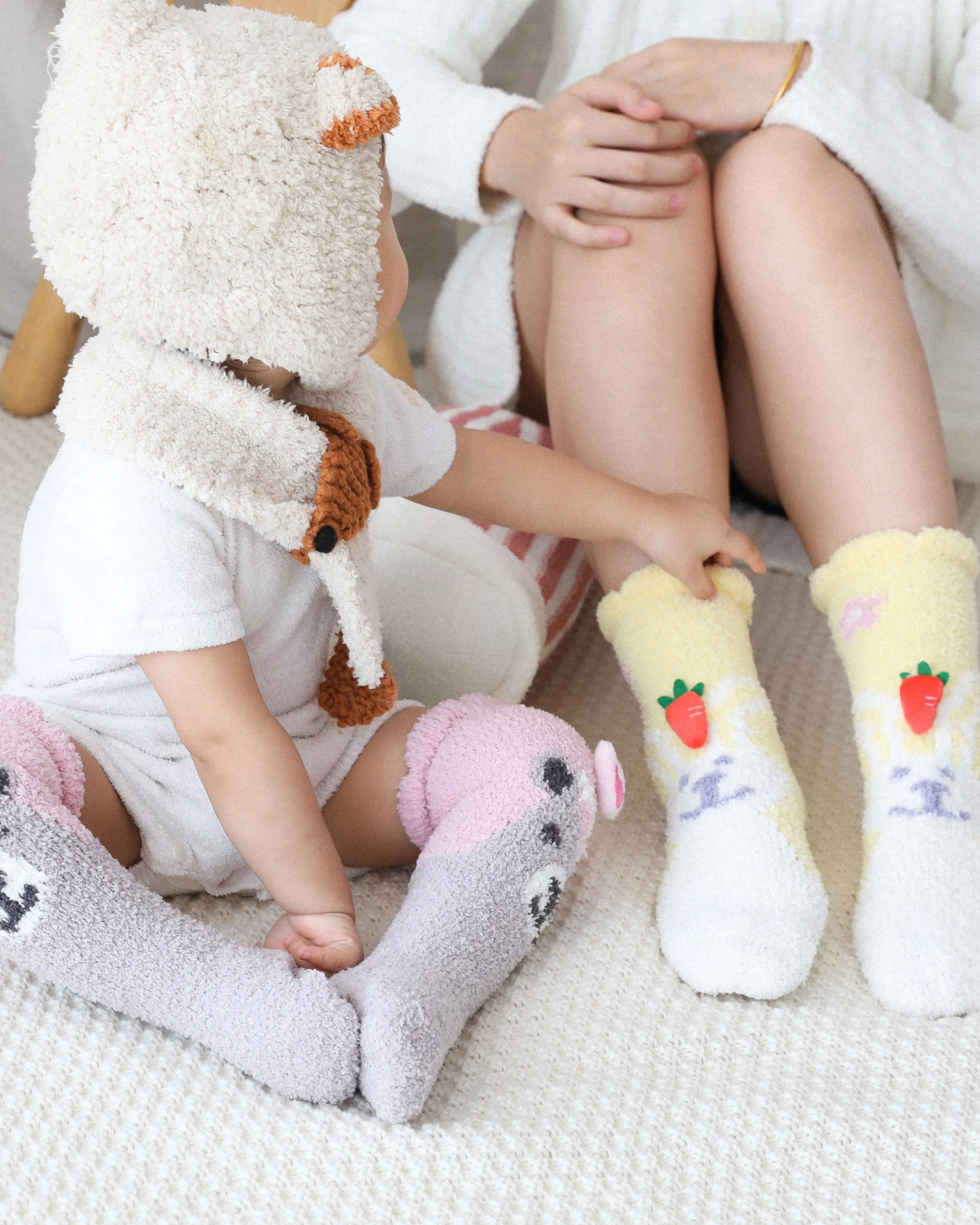 Sweetnana Cozy Tube Crew Socks for Women & Kids, Cute Cartoon Jacquard Fuzzy Socks, Thickened Non-Slip Design, Perfect for Winter Stockings
