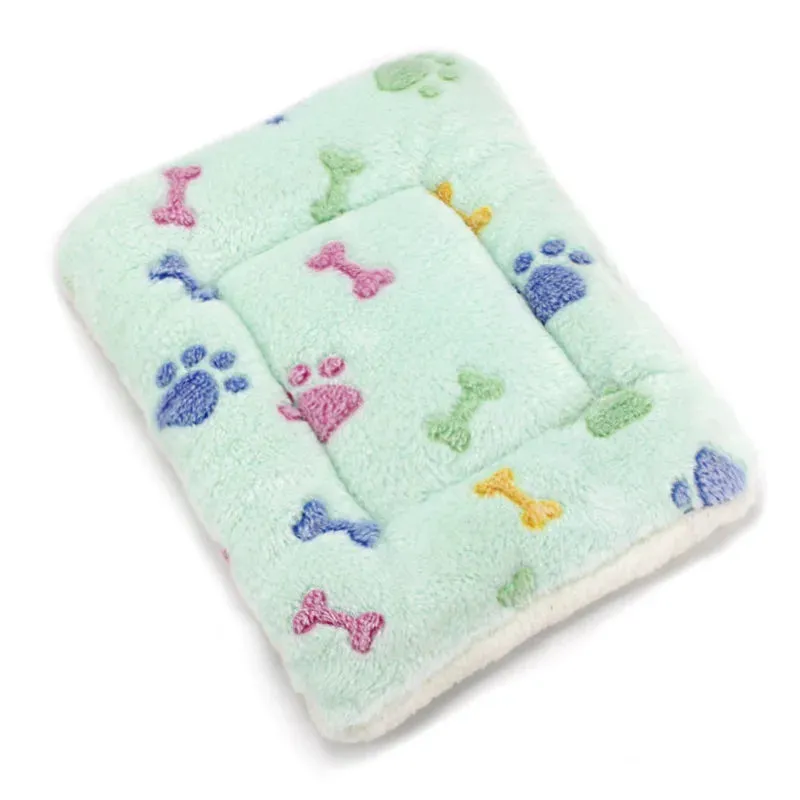 Thickened Pet Soft Fleece Pad Pet Blanket Bed Mat for Puppy Dog Cat Sofa Cushion Keep Warm Sleeping Cover Cushion Home Rug Kot