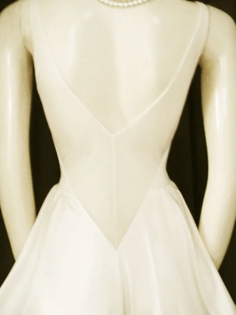 VINTAGE OLGA BRIDAL ALL LACE BODICE SPANDEX NIGHTGOWN WITH SHEER BACK IN OYSTER - SIZE MEDIUM