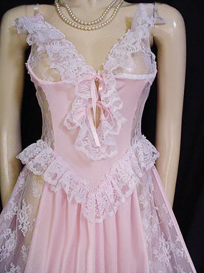 *VINTAGE ROMANTIC FAIRYTALE “TREASURE” BY FARIS LACE RUFFLE GRAND SWEEP BUSTIER-LOOK NIGHTGOWN IN BREATHTAKING PINK