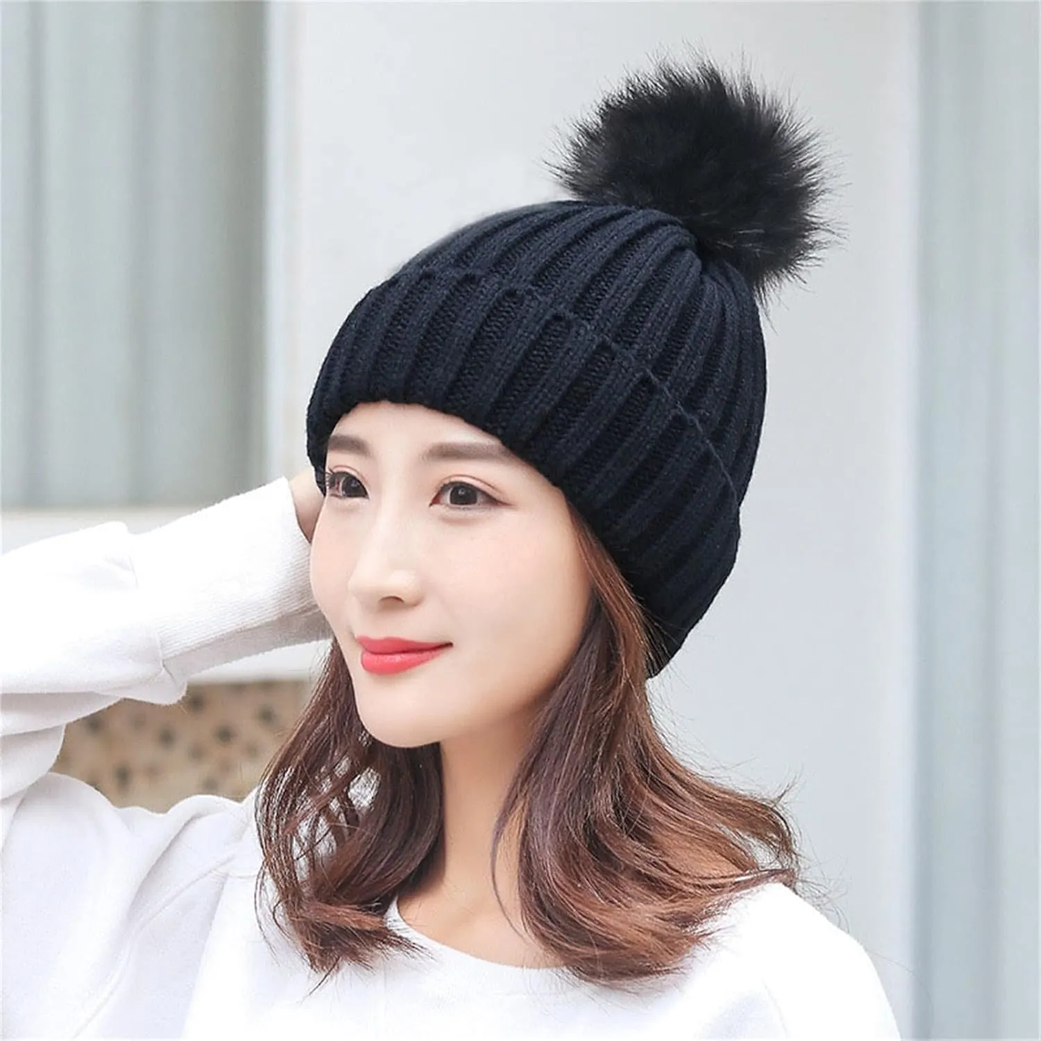 Winter eanie Hats for Women Soft Ski Cuff Cap with om om Fleece Thick Knitted kull Cap
