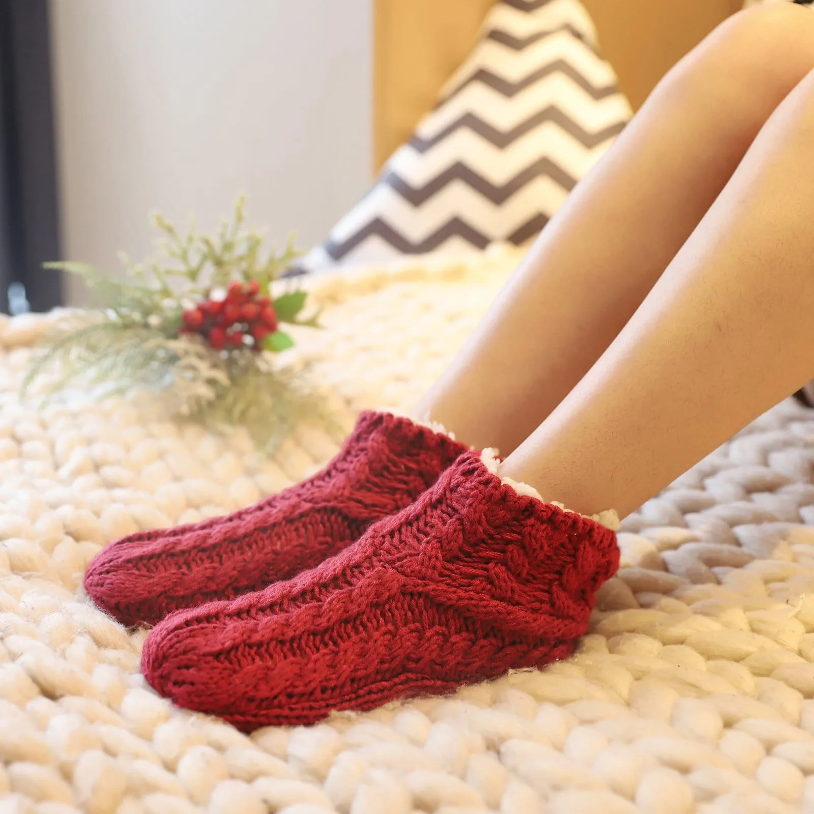 Women's Cable Knit Winter Slipper Socks