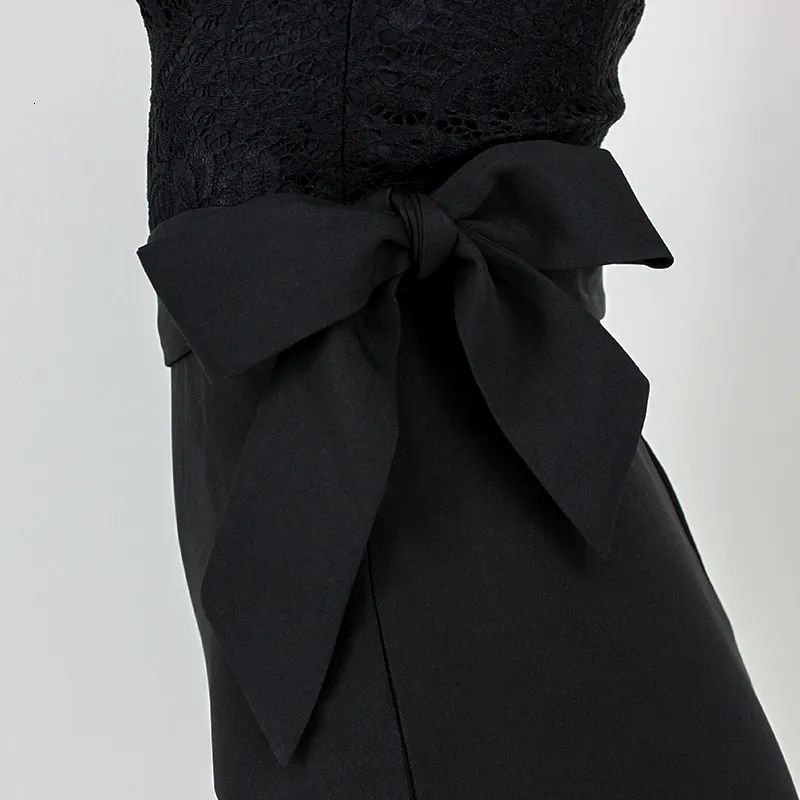 Women's Cotton A-Line Long-Sleeved Jumpsuit With Lace