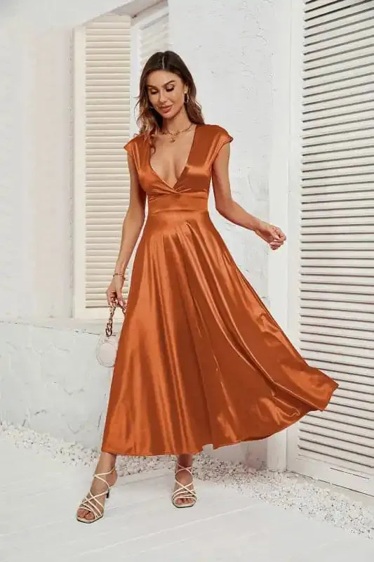 Women’s solid color V-neck short-sleeved wide-waisted short-sleeved dress