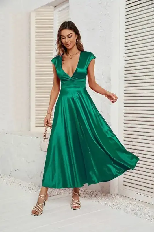 Women’s solid color V-neck short-sleeved wide-waisted short-sleeved dress